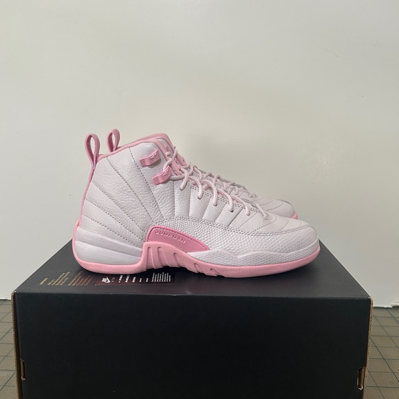 Jordan 12 Retro ‘Pearl Pink’ GS - Picture 3 of 6